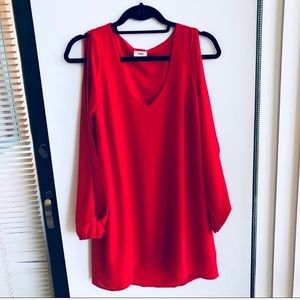 Tobi Split-Sleeve Shift Dress (Red)
